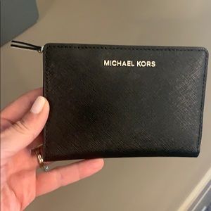 Michael Kors 2019 wallet black and white